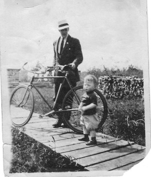 harold-after-trip-to-england-1914